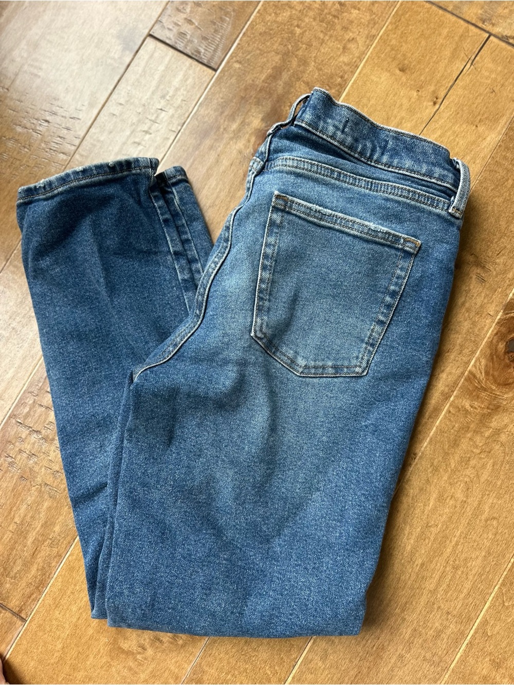 Universal Thread Woman’s Mid-Rise 80’s Slim